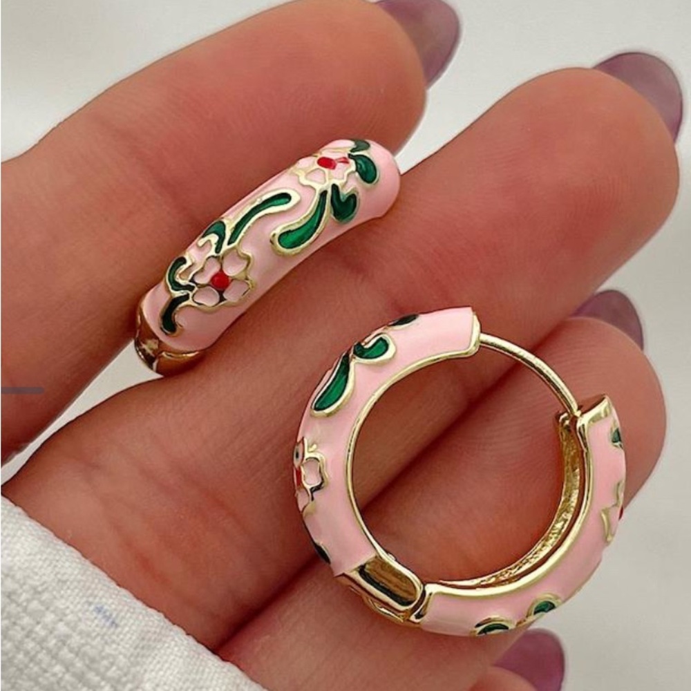 Chic Gold Plated Floral Pink Hoop Earrings. New. - Picture 3 of 9